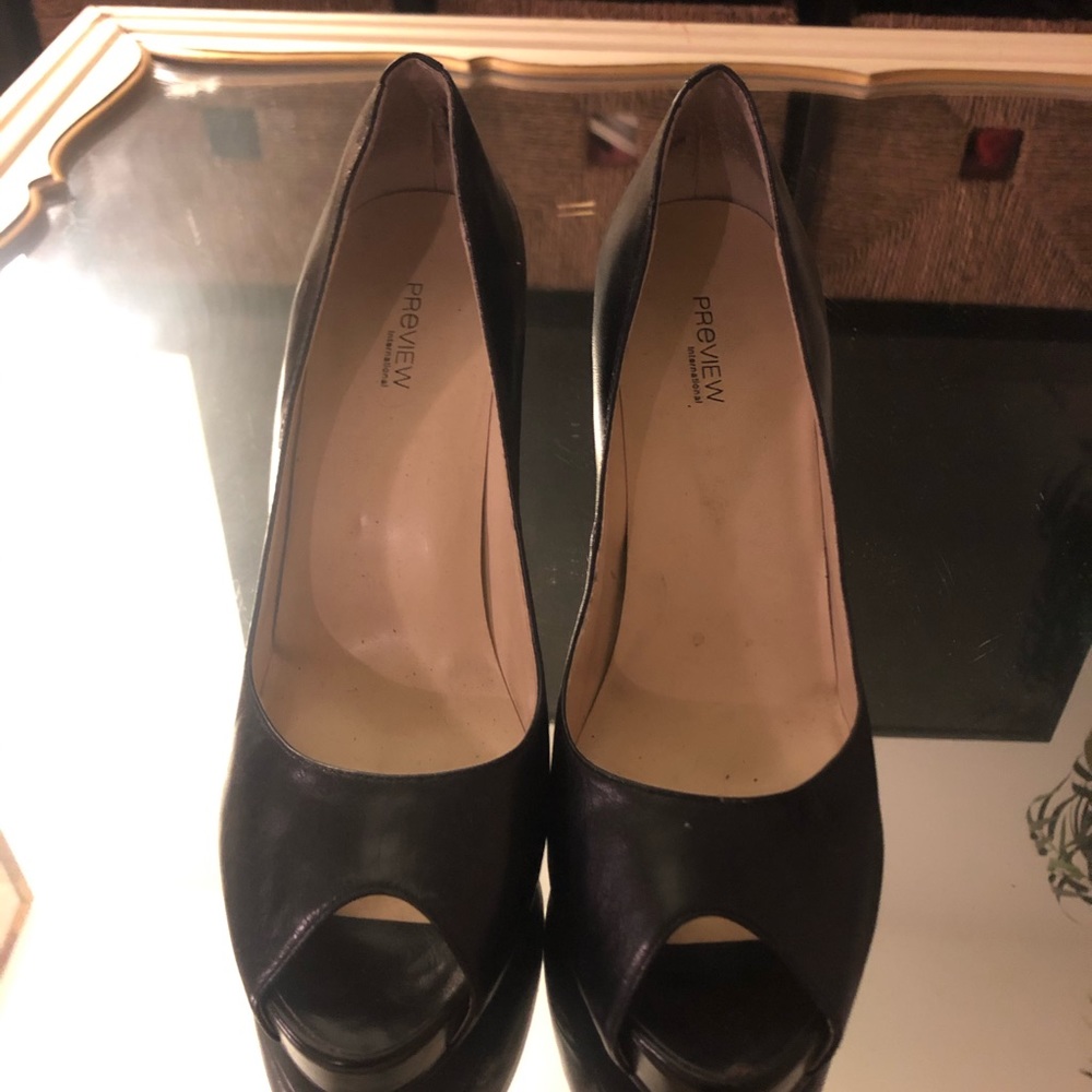 Black peep toe shoes with 4.5” heel 1” platform